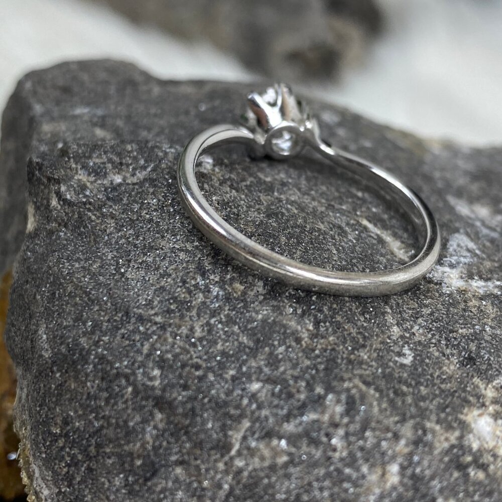 Vintage Signed AJ II Silver Tone Clear Gemstone Bypass Solitaire Ring Size 9.5 - Picture 6 of 7